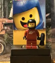 LEGO Classic Spaceman Dark Red W/ Black Helmet & Air Tank / Black Hands