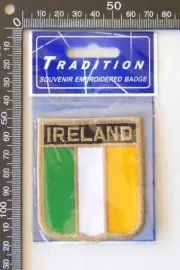 VINTAGE IRELAND IRISH TRAVEL SOUVENIR PATCH WOVEN CLOTH SEW-ON BADGE