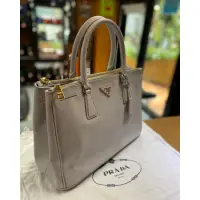 在飛比找蝦皮購物優惠-美麗堡outlet精品 PRADA BN2274 Saffi