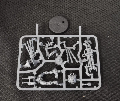 Warhammer 40k Necrons Royal Wardens NoS on sprue HQ