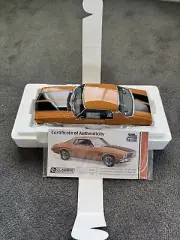 1.18 Classic Carlectables HQ Holden Monaro Gts Russet Black Stripes