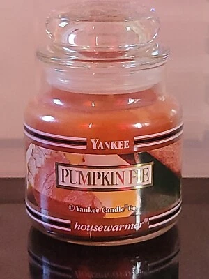 Yankee Candle - 3.7 oz Mini Jar - Black Band - PUMPKIN PIE
