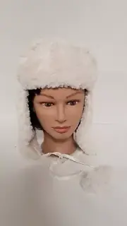Jaclyn Smith | White Faux Fur Hat
