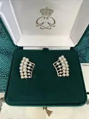 Retired Clarion-Pell Princess Grace Kelly white pearl clip on Earrings NIB