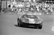 Colin Crabbe Roy Pierpoint Ford GT40 1967 Sports Car Motor Racing Old Photo 5