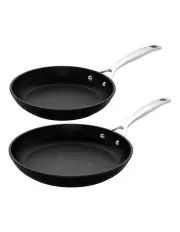 [Le Creuset] Toughened Non Stick 24cm & 28cm Shallow 2 Piece Frypan Set