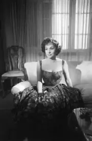 Orson Welles interviewing Gina Lollobrigida for a documentary 1958 OLD PHOTO 5