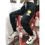 大罐體育👟 PUMA CLUB長褲 男性 流行系列 黑 黃 笑臉😊 棉褲 53036901