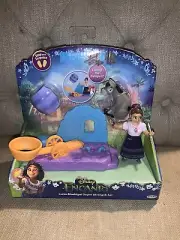Disney ENCANTO Luisa Madrigal Super Strength Set