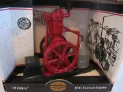 ERTL IHC Famous Engine | 1/8 Scale | Vertical