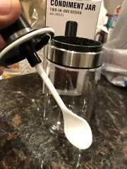 NEW CONDIMENT JAR With SPOON TWO IN ONE GREAT PEPPER SAUCE BOTTLE SPICES