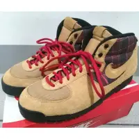 在飛比找蝦皮購物優惠-Nike 麂皮 紅格紋 登山鞋 登山靴 休閒鞋