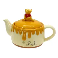 在飛比找momo購物網優惠-【sunart】迪士尼 小熊維尼 造型陶瓷茶壺 維尼&蜂蜜蛋