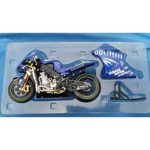 Minichamps 1/12 1:12 2004 Yamaha M1 Rossi 羅西人車組模型