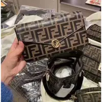 在飛比找蝦皮購物優惠-小北店/二手FENDI 芬迪 三合一 壓紋 woc鏈條包 單