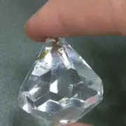 prism/CLEAR/ACRYLIC/LUCITE CHANDELIER/pointed drop/(68d2up)