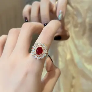 台灣の現貨  緬甸 1克拉 紅寶石 鴿血紅 戒指 紅碧璽 頂級珠寶的極致工藝 精鑲方晶鋯石 戒指 可調式戒圍