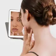 Luxury Handheld Makeup Mirror: LED Lighted & Rechargeable - Ideal for Travel Use
