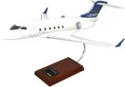 Bombardier Aerospace Challenger 300 Desk Top Display Jet Model 1/35 SC Airplane