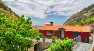 Casa da Praia, a Home in Madeira