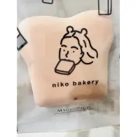 在飛比找蝦皮購物優惠-niko bakery 限定吐司粉餅 附贈shiseido 