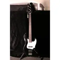 在飛比找蝦皮購物優惠-【名人樂器】全新 Check-save JAZZ BASS 