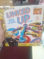 New DESPICABLE ME 3 LINKED UP Board GAME 2-4 PERSON AGE 6+ TONS OF FUN Minions