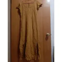 在飛比找蝦皮購物優惠-小雨的兒子 土黃色連身裙 洋裝 女二手衣 台灣製 精品