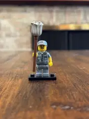 LEGO Minifigure Series 15 - 71011-9 Janitor