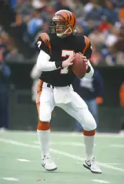 Boomer Esiason Cincinnati Bengals drops back to pass in - Football 1988 Photo 2