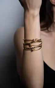 [KHEPRI] The JJ Knot 18K Yellow Gold Diamond Bangle