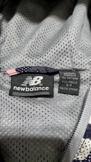 米格 滿版星星 連帽 風衣外套L 國外買的New Balance 跑步 迷彩 S