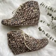 DV8 Dolce Vita Brady Leopard Microsuede Wedge Ankle Boots Booties Zip Up Sz 7.5