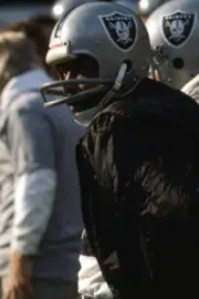Oakland Raiders Cliff Branch on sidelines during game vs Philadelp- Old Photo 1