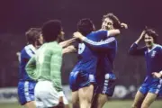 Team Ipswich Town Fc Celebrate His Goal 1981 OLD SOCCER PHOTO 3