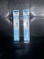 (2) Oral-B Deep Clean Battery Powered Toothbrush Replacement Brush Heads