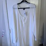 Torrid 6 white waffle knit long sleeve shirt New with small snag