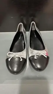 Tory Burch Black and Silver Cap Toe Leather Ballet Flats Size 8