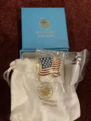 Smithsonian Institute USA flag brooch Pin New Original Box!