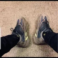 在飛比找蝦皮購物優惠-限定‼️Adidas正品Yeezy700Mauve