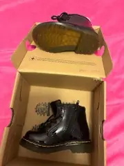 New with Box Dr. Doc Martens Toddler Baby size 6 Kids Black Leather Combat Boots