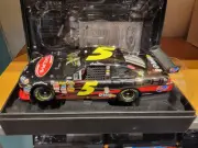 2010 AUTOGRAPHED Mark Martin #5 Delphi - 1:24 ELITE Impala COT White Gold #6/25