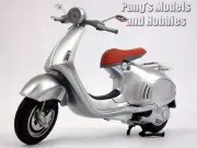 Vespa 946 1/12 Scale Die-cast Metal Model by NewRay - Silver