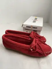 Minnetonka Moccassins Shoes Women' 5 Kilty Hard Sole Cherry Red 406 NEW