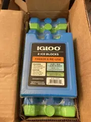 Igloo 2 Ice Blocks freeze and refreeze This is for a whole box -6 count (12 )