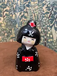 在飛比找Yahoo!奇摩拍賣優惠-日本回流和服陶瓷娃娃