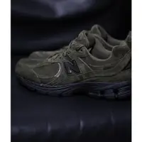 在飛比找蝦皮購物優惠-全新 New Balance 2002 復古慢跑鞋 軍綠 M