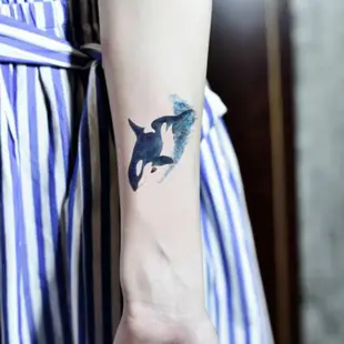 ☆潮品小舖☆ CS2原創彩繪紋身貼紙 紋身貼 鯨魚  防水持久 刺青貼紙