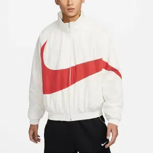 【NIKE 耐吉】外套 Swoosh Jacket 男款 米白 紅 防潑水 寬鬆 大勾勾 可收連帽 風衣 夾克(FB7878-133)