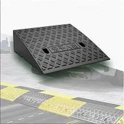 Driveway Curb Ramps Rubber Wheelchair Ramp, Portable Threshold Ramp Kerb Ramp, Non-Slip Garage Entry Ramps Shed Ramps for Loading Dock Warehouse(Black,50x40x17 m)
